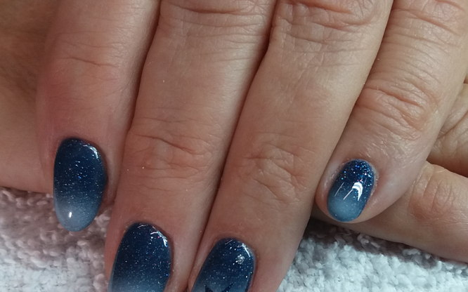 Elenas fotvårdsbänk på LJ-nagelstudio i Linköping